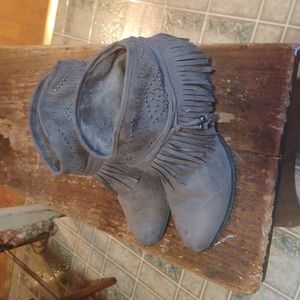 Not Rated size 9 gray booties